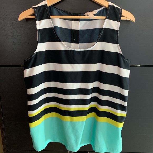 Banana Republic Tops - Banana Republic Tropical Top 🌺